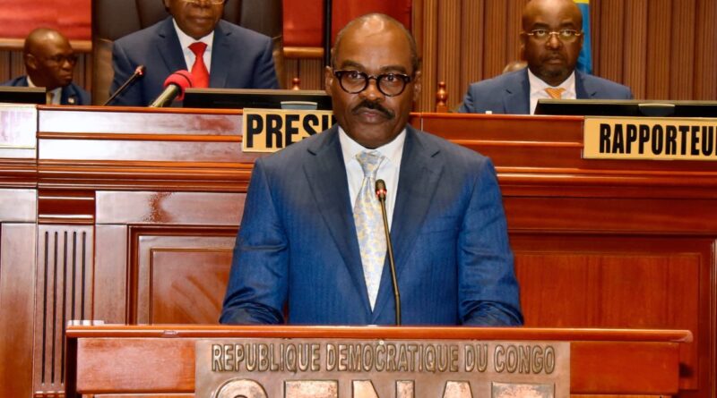 Le ministre des Finances, Nicolas Kazadi, intervenant au cours de la plénière du Sénat Photo/Sénat